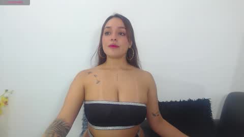 renatabrownn28 online show from May 1, 5:56 am