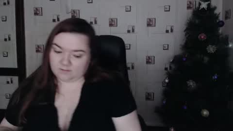 renataoia online show from January 7, 6:24 pm