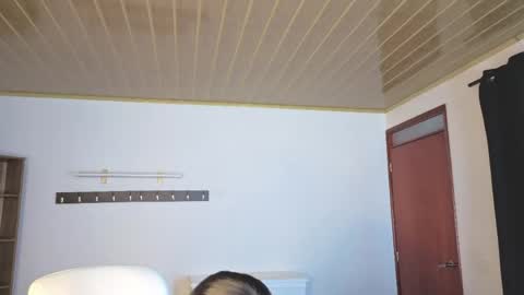 renaxi_smith online show from May 2, 9:09 pm