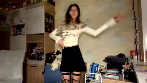 Mia online show from February 18, 5:02 pm