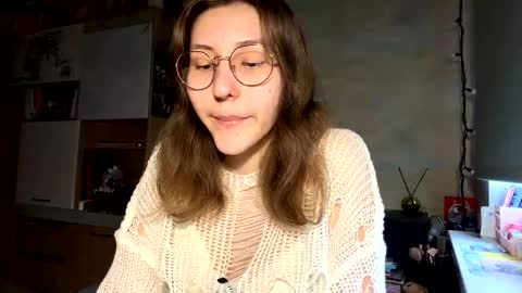 Mia online show from March 2, 1:18 pm