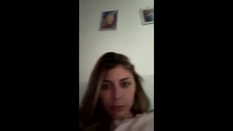 renee_loah online show from May 18, 11:38 am