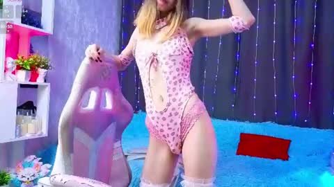 Christina online show from July 8, 6:00 pm