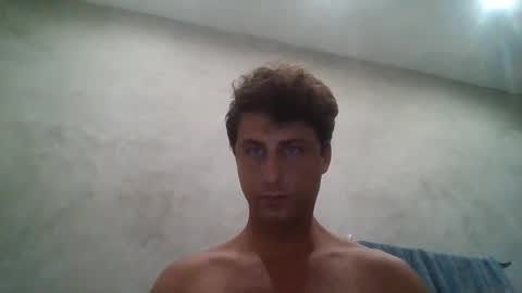 Snapshot of renud chatting on September 10, 4:57 am renud online show from September 10, 4:57 am