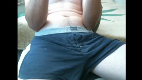 Snapshot of reubendics chatting on September 27, 7:44 pm BigDinAZ online show from September 27, 7:44 pm