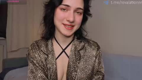 Ewiwi online show from February 7, 3:59 pm