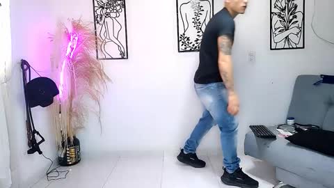 reymasterhot online show from March 9, 9:08 pm