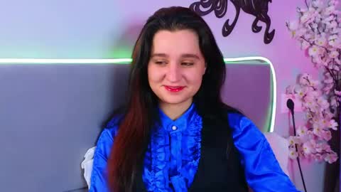 reynaedge online show from May 26, 9:26 am