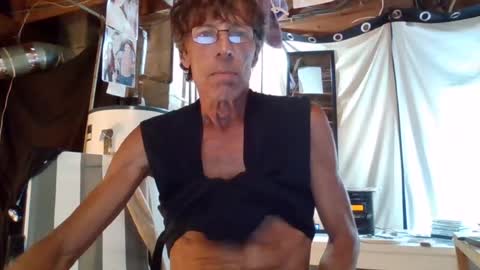 Dee online show from June 17, 10:20 am