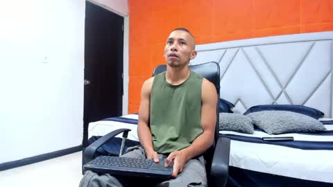 richar_voller online show from April 29, 11:37 am