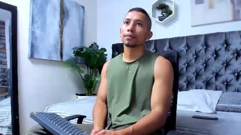 richar_voller online show from August 3, 11:27 am