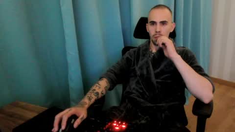 richiekash online show from May 18, 1:48 am