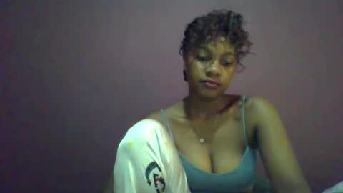 ricie001 online show from May 6, 12:33 pm