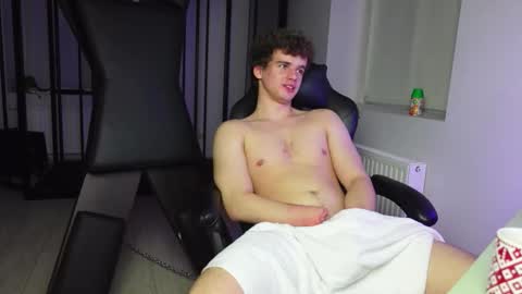 Snapshot of ricky_becko chatting on October 15, 3:35 pm RICKY BECKO online show from October 15, 3:35 pm