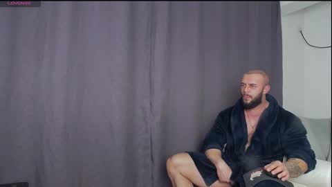 Snapshot of rickymiami1 chatting on October 27, 9:37 pm rickymiami1 online show from October 27, 9:37 pm