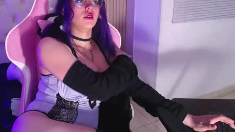 RIHONNA online show from March 17, 8:25 pm