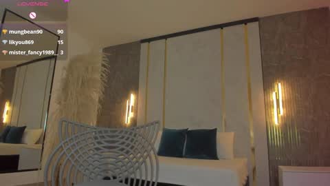 Riley Sierra online show from February 5, 12:53 pm