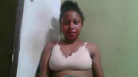 rinah654271 online show from April 27, 1:52 pm