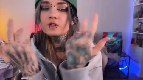   DianaBrite            fansl y online show from February 25, 1:58 pm