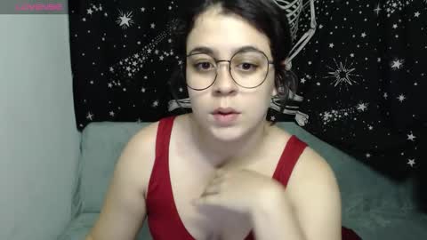 PeachSalinger online show from September 22, 10:30 am