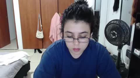 PeachSalinger online show from September 15, 2:46 am