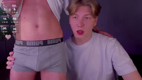 Snapshot of riverflow10 chatting on October 28, 9:32 am Mickey and Timmy online show from October 28, 9:32 am