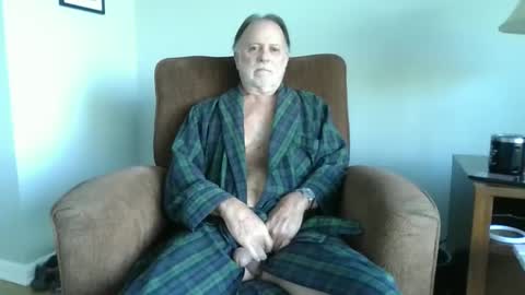 Snapshot of rivermeister chatting on December 2, 1:52 pm rivermeister online show from December 2, 1:52 pm