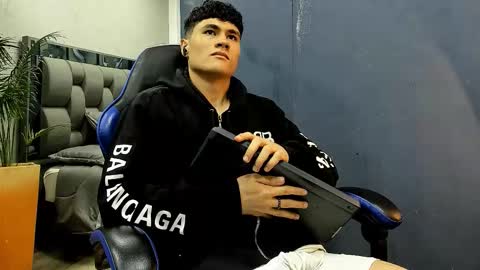 Roan Birkin online show from September 24, 8:59 pm