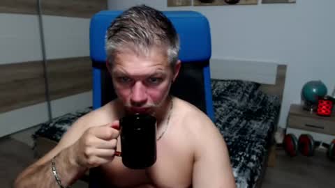 robbyshawz online show from July 2, 4:17 am