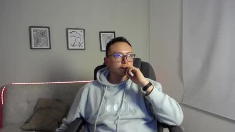 Robert online show from October 13, 12:56 am