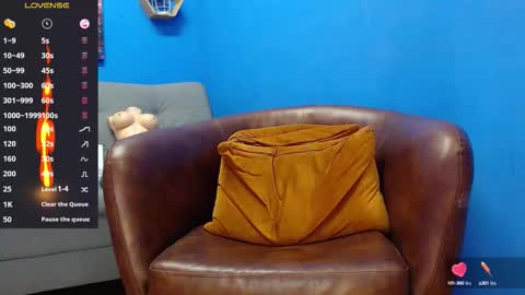 robert_kingg online show from October 11, 7:50 pm