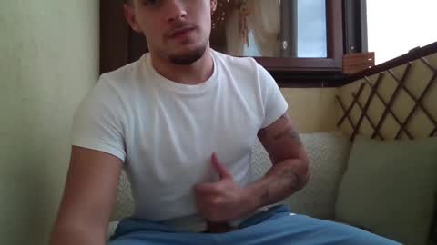 Snapshot of roberto_twink1 chatting on October 10, 3:07 pm Roberto online show from October 10, 3:07 pm