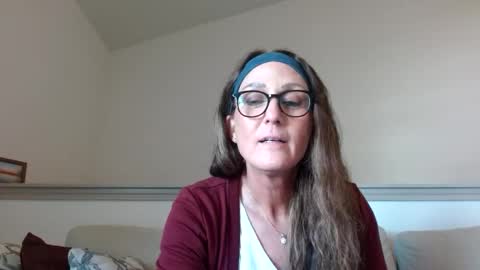 robin_ho_ online show from February 15, 8:43 pm