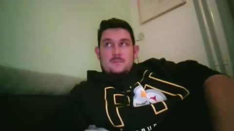 Robin online show from November 10, 9:06 pm