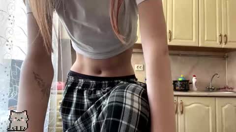 robynsentinella online show from January 8, 1:44 am