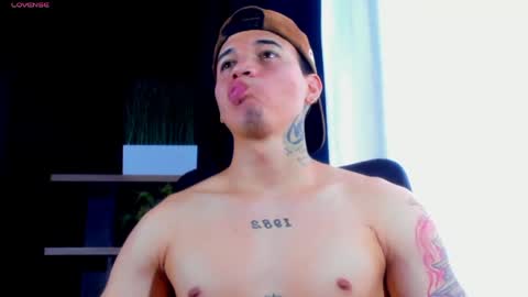 rocco_santos online show from April 24, 6:54 pm