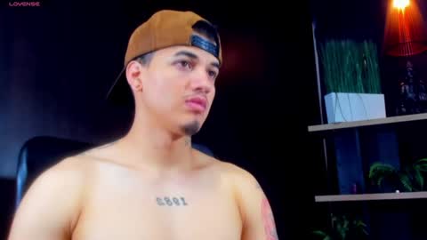 rocco_santos online show from July 7, 11:52 pm