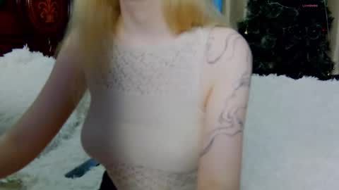 rochelle_dolly online show from February 18, 12:49 pm