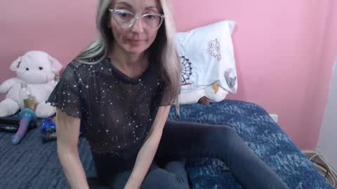 Snapshot of rochelle_xxx chatting on September 10, 8:32 pm Rochelle online show from September 10, 8:32 pm
