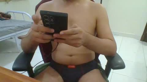rockysam090 online show from June 28, 2:46 pm