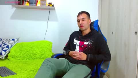 Snapshot of rolos_hot32 chatting on September 22, 11:20 pm rolos_hot32 online show from September 22, 11:20 pm