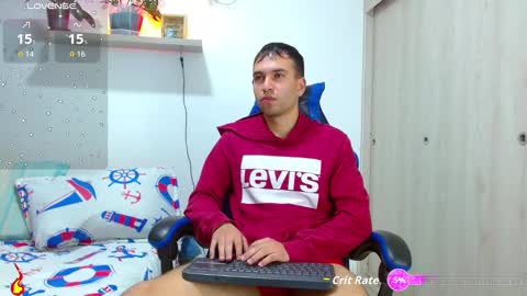 Snapshot of rolos_hot32 chatting on October 7, 12:39 am rolos_hot32 online show from October 7, 12:39 am