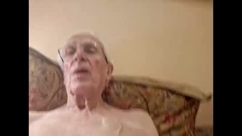 rolydawe online show from April 21, 9:00 pm