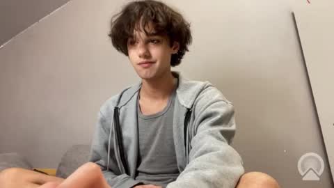 roma_shyguy_ online show from April 27, 12:19 am
