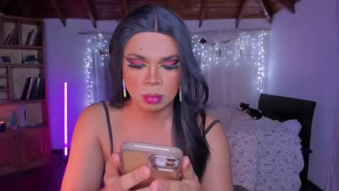 Romi Rouse online show from March 12, 5:22 am