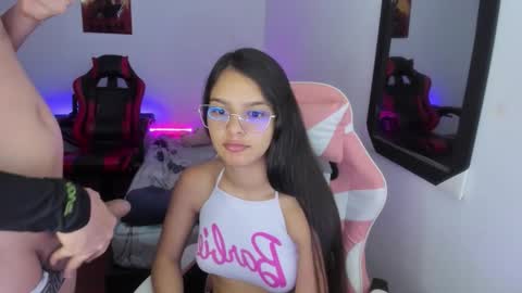  MIA AND PAUL online show from December 3, 7:25 pm