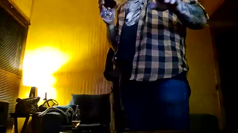 roomatesonfire2 online show from September 17, 8:18 am