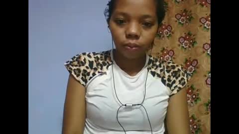rosah225127 online show from May 15, 4:32 am