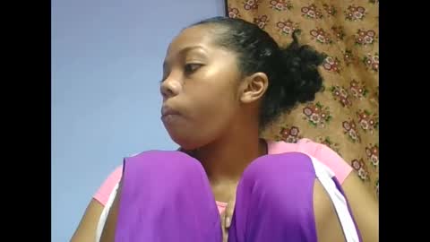rosah225127 online show from May 25, 4:29 am