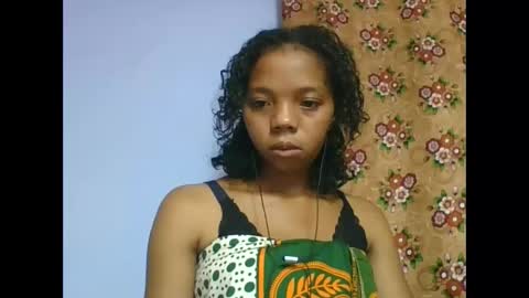 rosah225127 online show from May 11, 5:43 pm